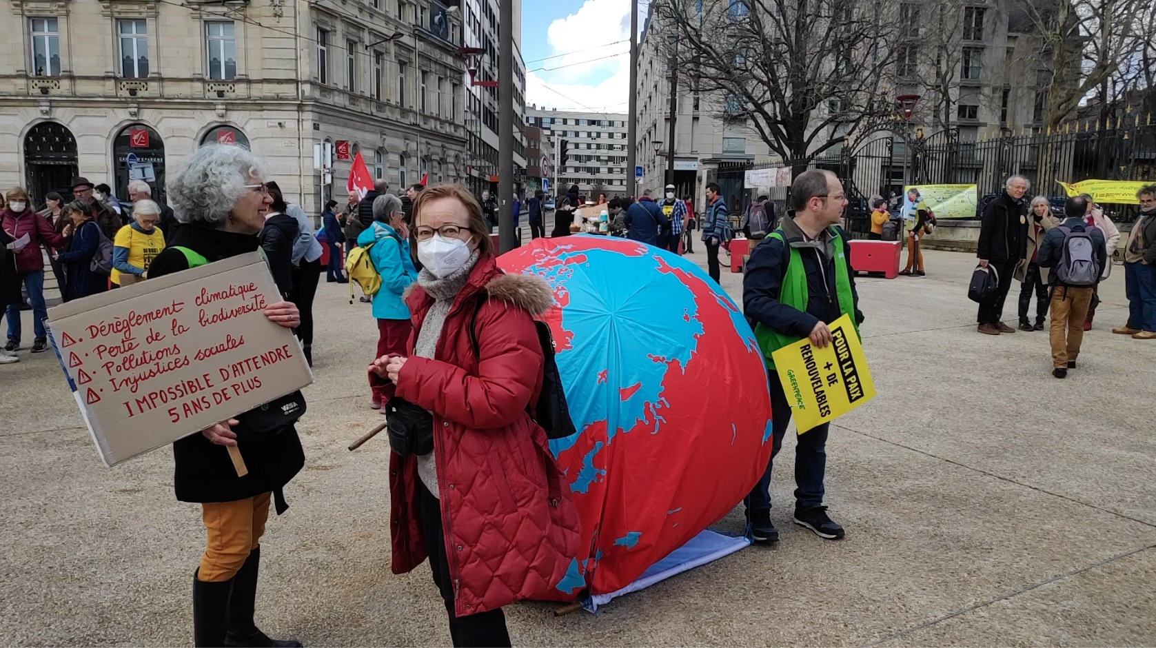 « Look up » – Marche pour le climat et la justice sociale (12/3/22 ...